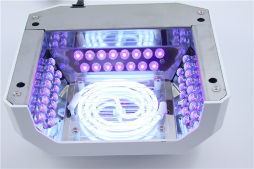 UVLED美甲光療燈的內(nèi)部展示
